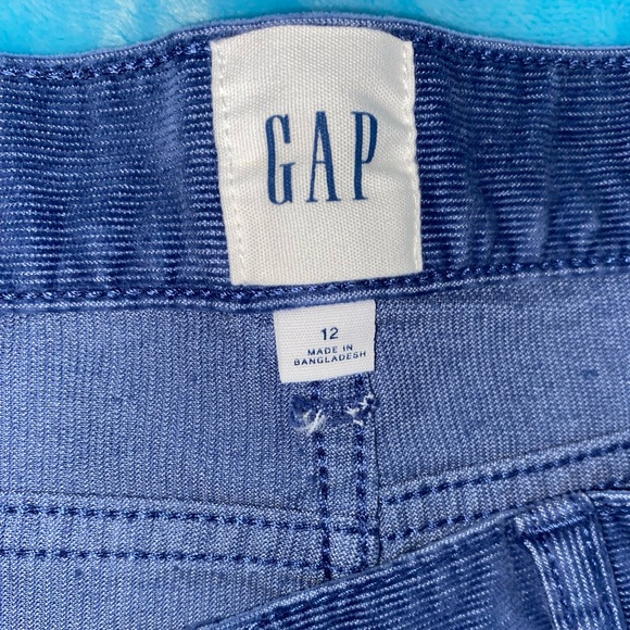GAP Frayed Hem Soft Stretch Corduroy Shorts | Sizes 8, 10, 12 - Picture 8 of 14